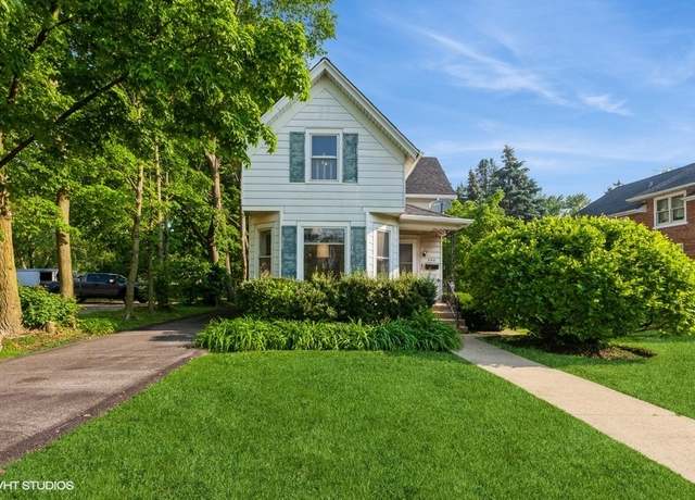 Property at 940 W Main St, St. Charles, IL 60174, 3 beds, 1.5 baths