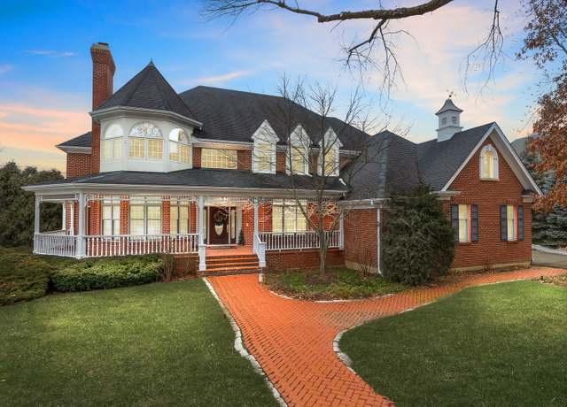 Property at 33 Muirfield Cir, Wheaton, IL 60189, 4 beds, 7 baths