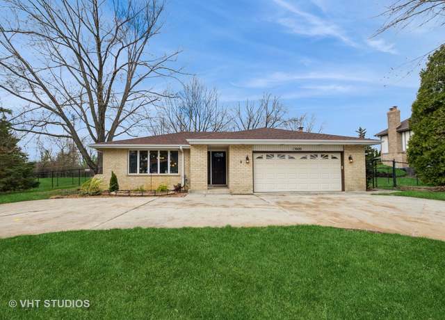 Property at 13600 Howe Dr, Orland Park, IL 60462, 3 beds, 2 baths