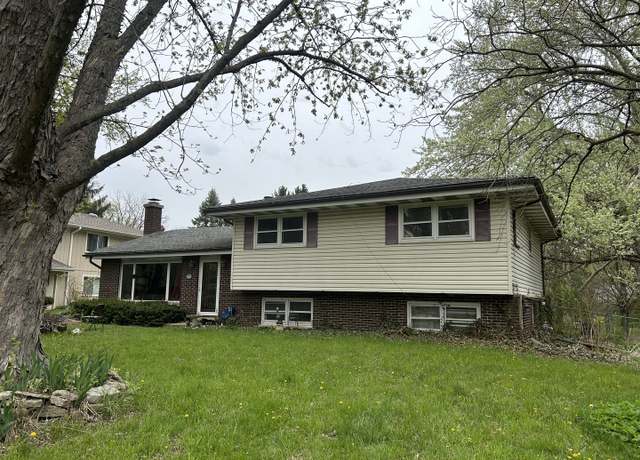 Property at 4N045 Wiant Rd, West Chicago, IL 60185, 4 beds, 3 baths