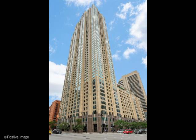 Property at 33 W Ontario St Unit TH5, Chicago, IL 60654, 4 beds, 4.5 baths