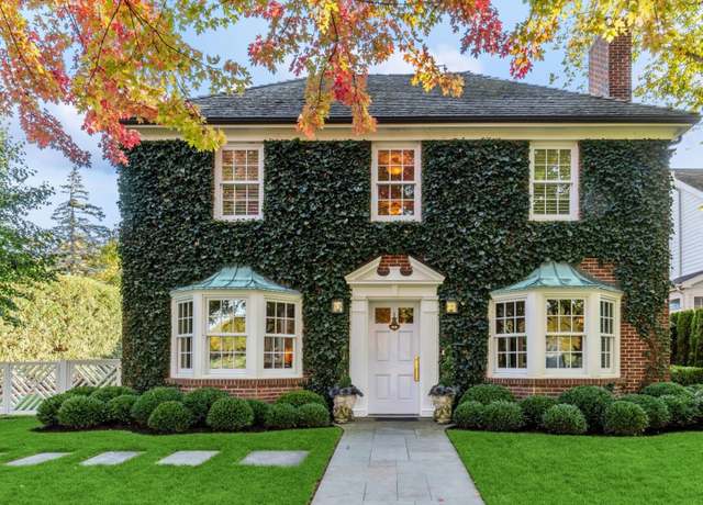 Property at 85 Sunset Pl, Lake Forest, IL 60045, 4 beds, 4.5 baths