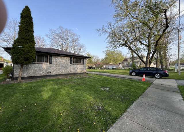 Property at 16125 Grove Ave, Oak Forest, IL 60452, 3 beds, 2 baths