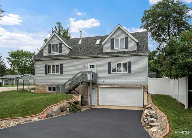 Property at 1720 Grandview Dr, Johnsburg, IL 60051, 3 beds, 3 baths