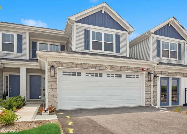 Property at 381 Masters Dr, Addison, IL 60101, 2 beds, 2.5 baths