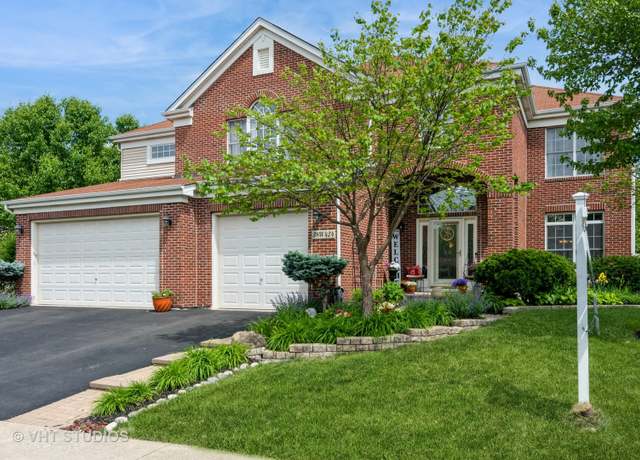 Property at 38W424 Berquist Dr, Geneva, IL 60134, 5 beds, 5 baths