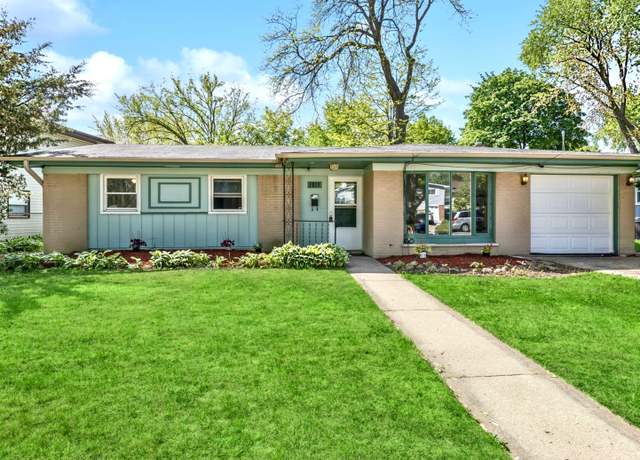 Property at 1011 Beverly Dr, Wheeling, IL 60090, 3 beds, 1.5 baths