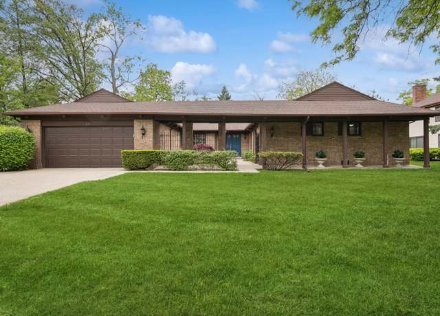 Property at 3651 Dauphine Ave, Northbrook, IL 60062, 5 beds, 3.5 baths