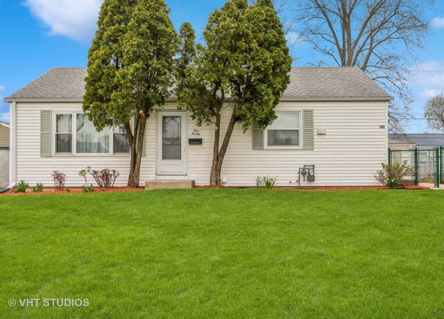 Property at 120 Madera Cir, Carpentersville, IL 60110, 3 beds, 1 bath