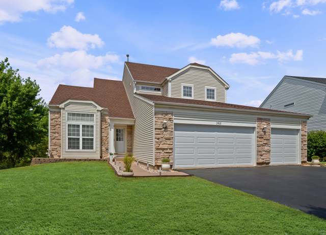 Property at 1910 Prairie Path Ln, Carpentersville, IL 60110, 3 beds, 2.5 baths
