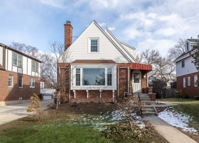 Property at 927 S Prospect Ave, Park Ridge, IL 60068, 4 beds, 3 baths