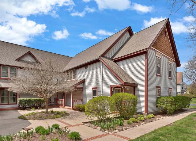 Property at 887 Victoria Dr #887, Woodstock, IL 60098, 3 beds, 2 baths