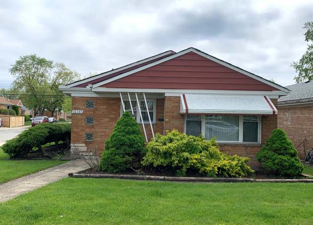 Property at 10201 S California Ave, Chicago, IL 60655, 3 beds, 1.5 baths