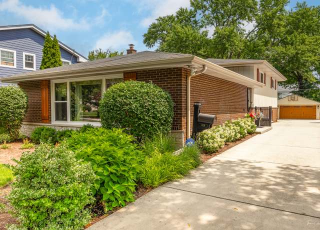 Property at 5329 Grand Ave, Western Springs, IL 60558, 4 beds, 2.5 baths