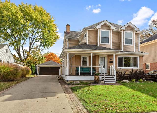Property at 111 N Kenilworth Ave, Mount Prospect, IL 60056, 4 beds, 3.5 baths