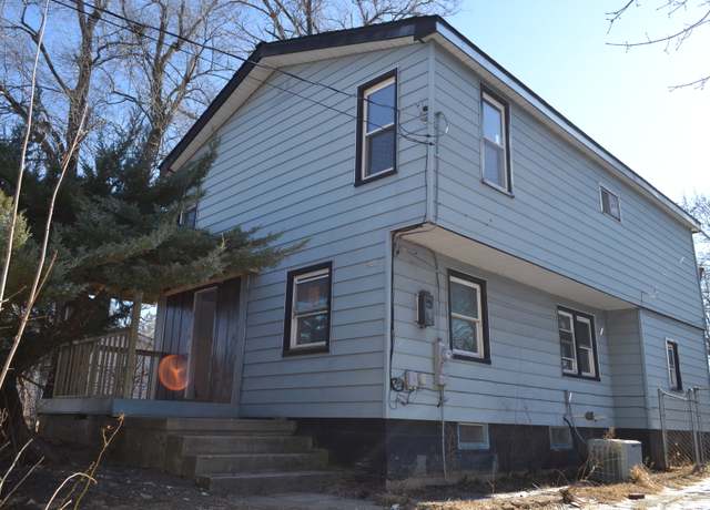Property at 527 W 7th St, Rock Falls, IL 61071, 5 beds, 2 baths