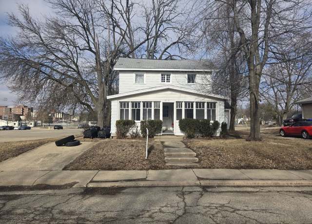 Property at 414 E Emerson St, Bloomington, IL 61701, 5 beds, 3 baths
