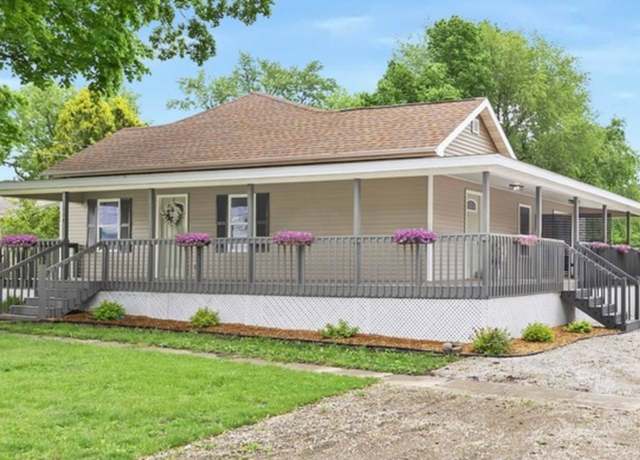 Property at 104 S Taylor St, Towanda, IL 61776, 3 beds, 3 baths