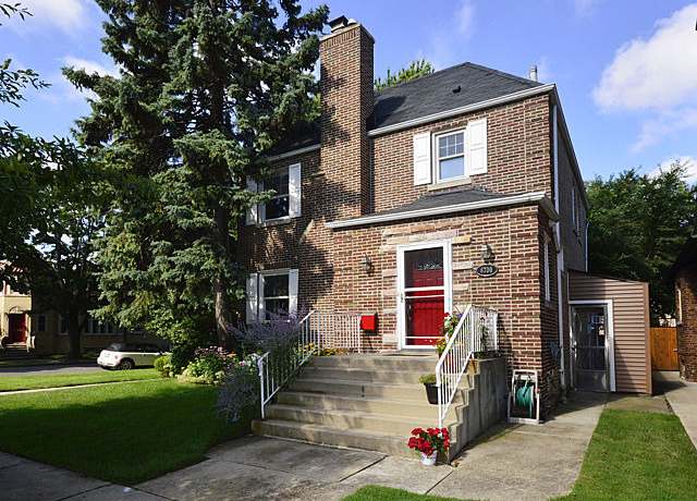 Property at 6700 N Fairfield Ave, Chicago, IL 60645, 5 beds, 2.5 baths