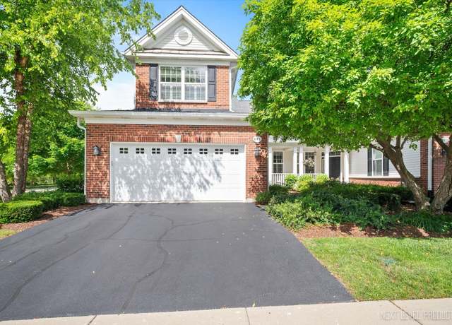 Property at 1000 Broadmoor Dr, Elgin, IL 60124, 3 beds, 3 baths
