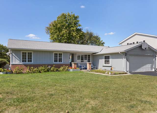 Property at 128 Tottenham Ln, Elk Grove Village, IL 60007, 4 beds, 2 baths