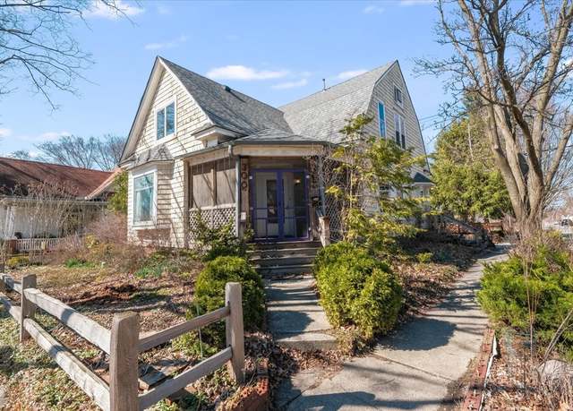 Property at 300 W Illinois St, Urbana, IL 61801, 4 beds, 2 baths