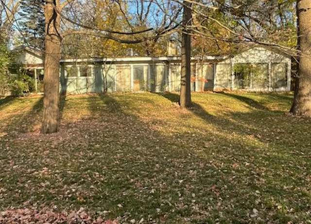 Property at 65 Lincolnshire Dr, Lincolnshire, IL 60069, 4 beds, 2.5 baths