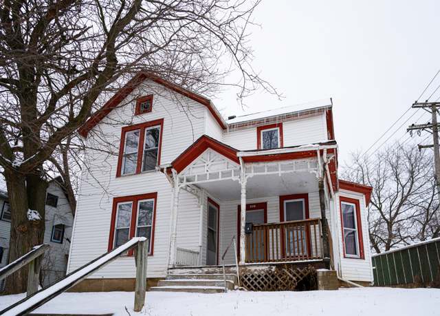 Property at 309 S Walnut Ave, Freeport, IL 61032, 3 beds, 1 bath