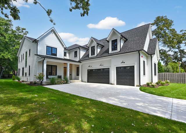 Property at 1758 Chapel Ct, Northbrook, IL 60062, 7 beds, 6.5 baths