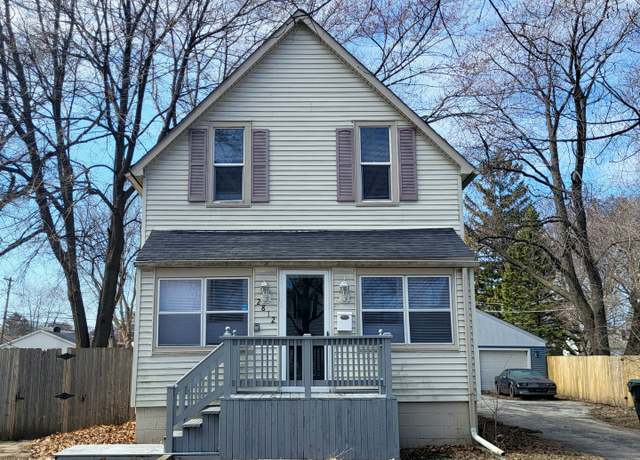 Property at 2812 Elizabeth Ave, Zion, IL 60099, 4 beds, 2 baths