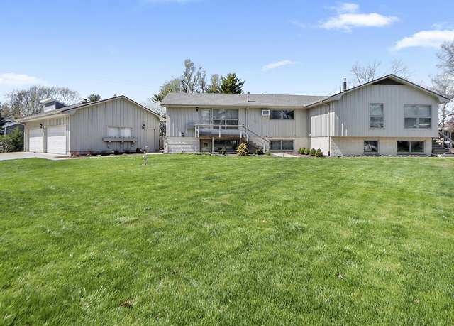 Property at 1725 Robert Dr, Champaign, IL 61821, 8 beds, 4 baths