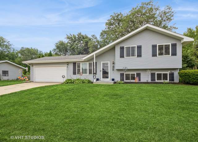 Property at 901 Aberdeen Dr, Crystal Lake, IL 60014, 3 beds, 2 baths