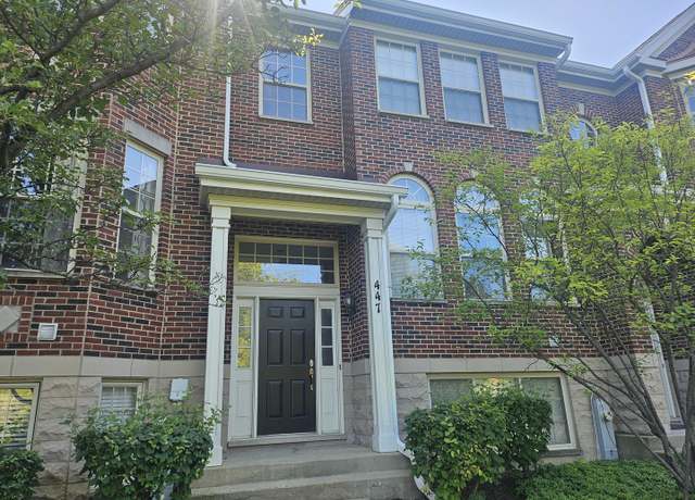 Property at 447 Prestwick Ln, Wheeling, IL 60090, 3 beds, 3.5 baths
