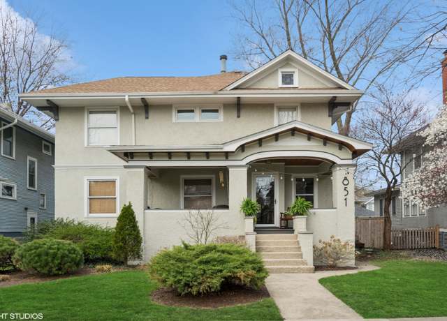 Property at 851 S Kenilworth Ave, Oak Park, IL 60304, 4 beds, 3 baths