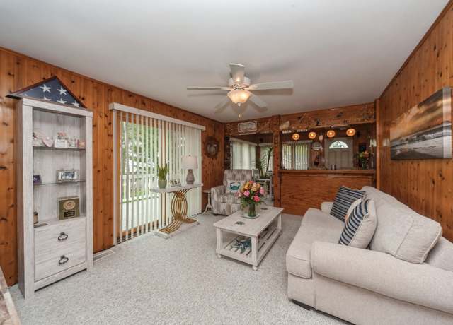 Property at 26477 Springwell St, Antioch, IL 60002, 2 beds, 1 bath