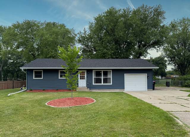 Property at 14194 Kennedy Dr, South Beloit, IL 61080, 3 beds, 2 baths
