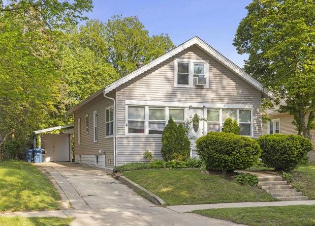 Property at 1028 5th St, Aurora, IL 60505, 3 beds, 2 baths