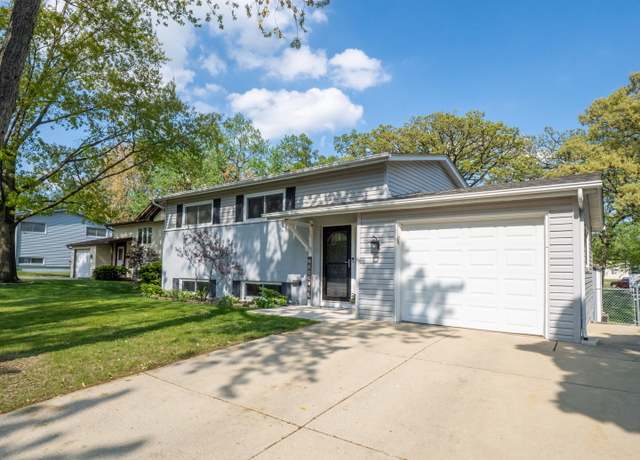 Property at 111 Timber Trl, Streamwood, IL 60107, 4 beds, 1.5 baths