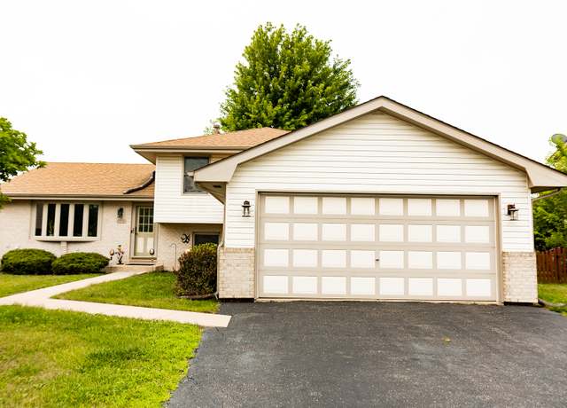 Property at 6916 Astoria Dr, Plainfield, IL 60586, 3 beds, 2 baths