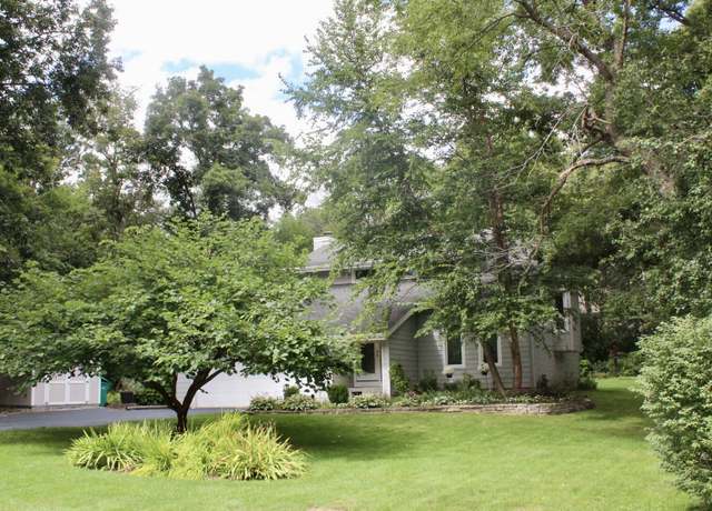 Property at 7638 Chantelle Ln, Roscoe, IL 61073, 3 beds, 2.5 baths