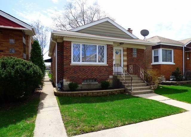 Property at 6444 28th Pl, Berwyn, IL 60402, 3 beds, 2 baths