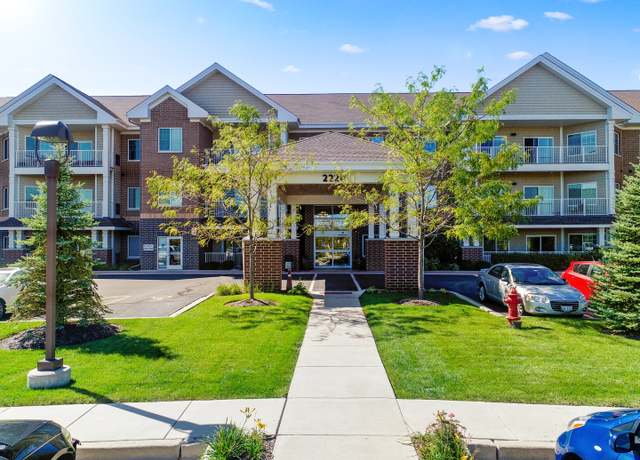 Property at 2220 Founders Dr #308, Northbrook, IL 60062, 3 beds, 2 baths