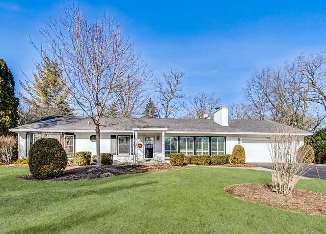 Property at 1516 Bowling Green Dr, Lake Forest, IL 60045, 3 beds, 2.5 baths