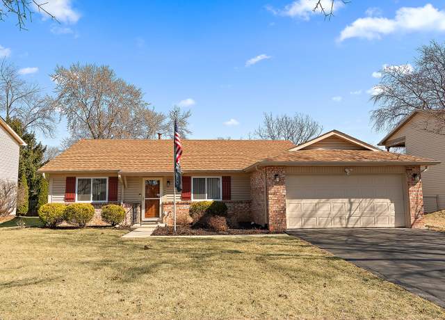 Property at 322 Thistle Dr, Bolingbrook, IL 60490, 3 beds, 2 baths