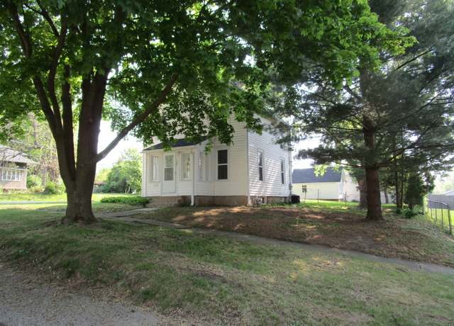 Property at 107 Grant St, Harvard, IL 60033, 3 beds, 1 bath