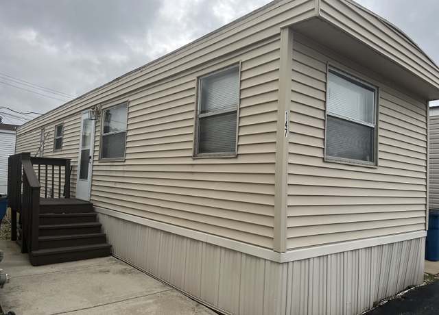 Property at 9001 S Cicero Ave #147, Oak Lawn, IL 60453, 2 beds, 1 bath
