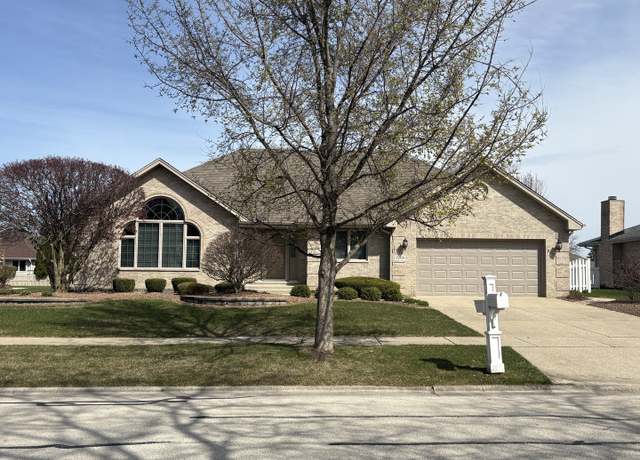 Property at 17205 Briar Dr, Tinley Park, IL 60487, 3 beds, 2.5 baths