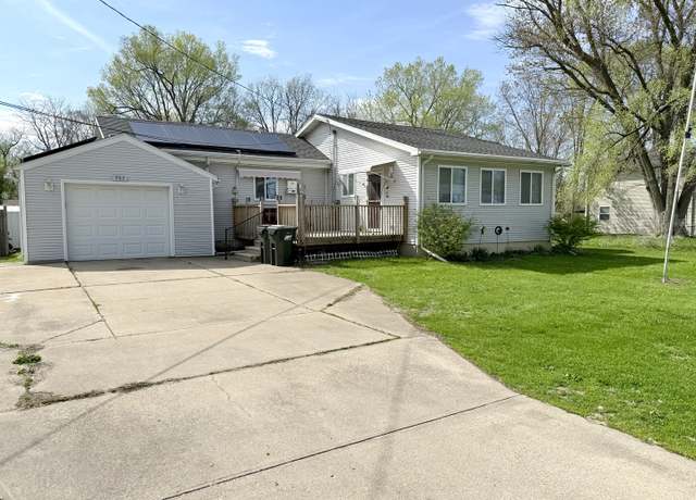 Property at 707 Dillon Ave, Sterling, IL 61081, 2 beds, 1 bath