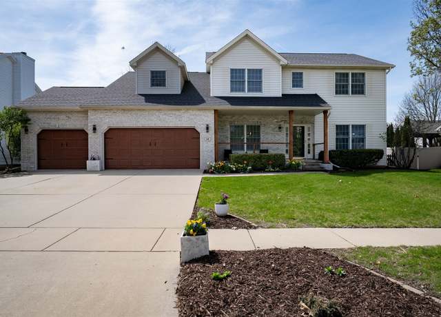 Property at 14 Paige Pl, Bloomington, IL 61704, 4 beds, 2.5 baths
