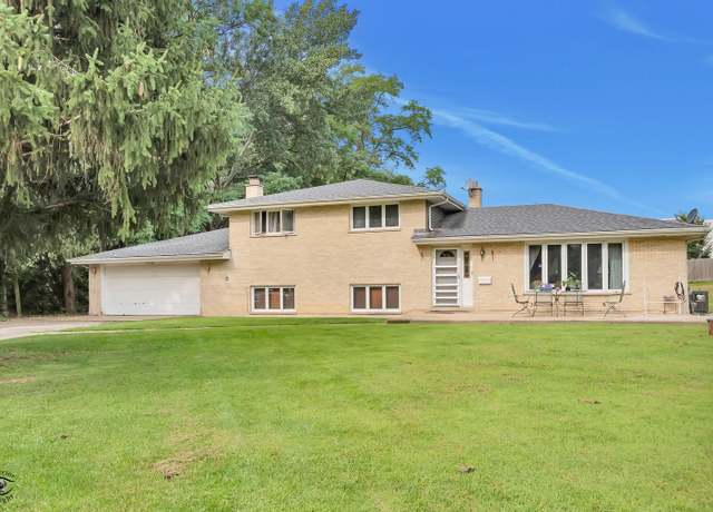 Property at 17348 Bluff Rd, Lemont, IL 60439, 4 beds, 2 baths